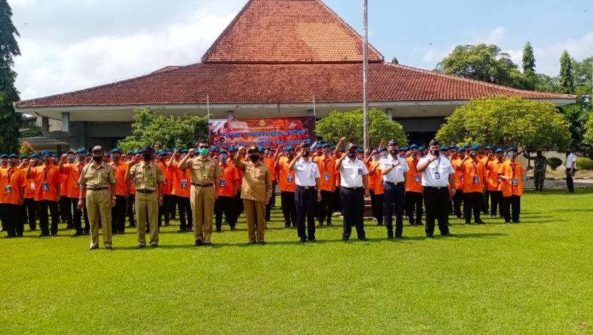 Politeknik Penerbangan Indonesia (PPI) Curug kembali menggelar Kegiatan Diklat Pemberdayaan Masyarakat. Kali ini, sebanyak 100 orang di Kulon Progo, Daerah Istimewa Yogyakarta.