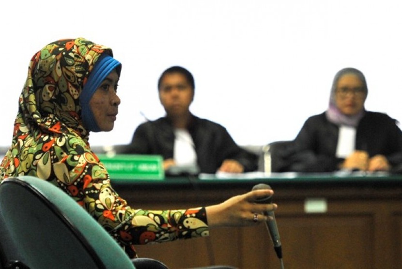 Politikus PAN, Wa Ode Nurhayati, menjalani proses persidangan di Pengadilan Tindak Pidana Korupsi, Jakarta.