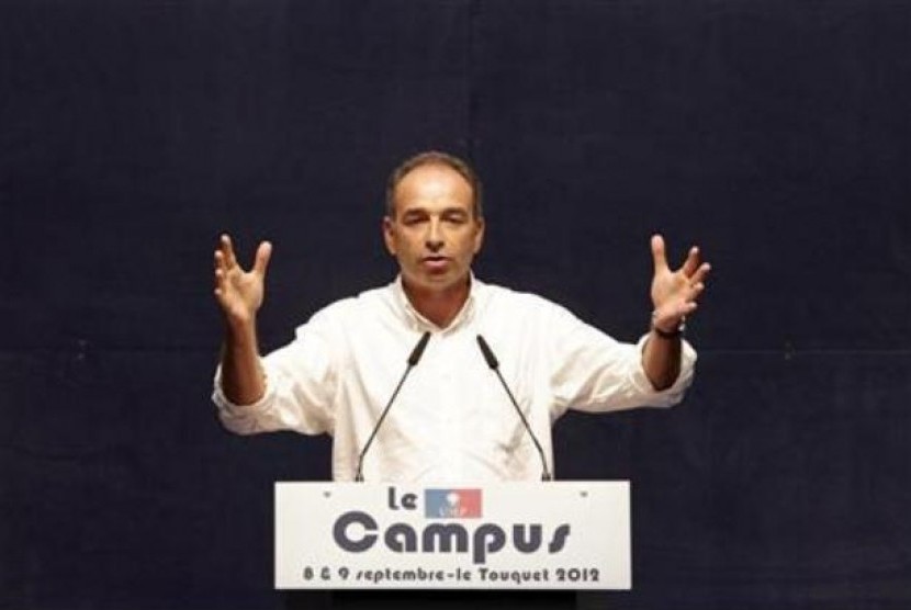 Politikus partai sayap kanan Prancis (UMP), Jean Francois Cope.