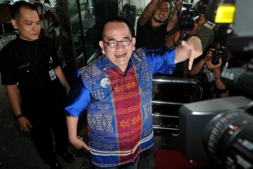  Politisi Partai Demokrat Ruhut Sitompul memenuhi panggilan KPK di Gedung KPK, Jakarta, Rabu (12/3).  (Republika/Wihdan Hidayat)