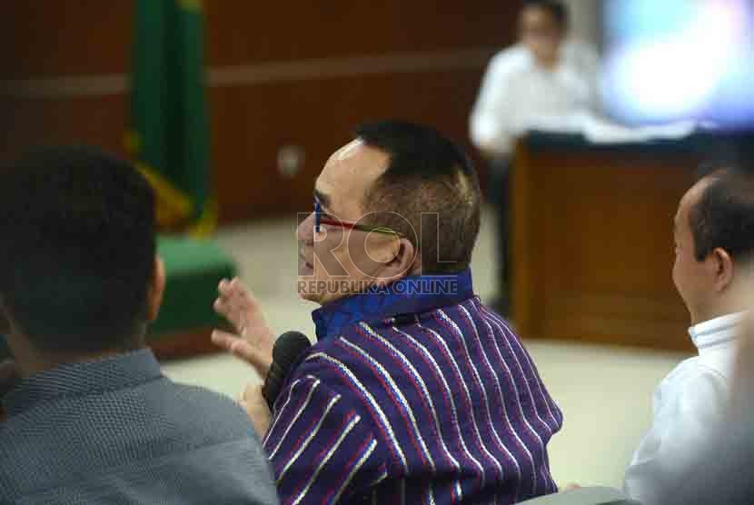 Politisi Partai Demokrat Ruhut Sitompul menjadi saksi dalam sidang lanjutan Anas Urbaningrum di Pengadilan Tindak Pidana Korupsi, Jakarta, Kamis (7/8).(Republika/Agung Supriyanto)