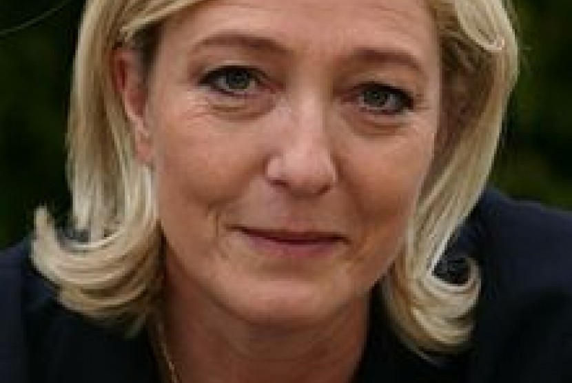 Politisi perempuan sekaligus pengacara dan anggota parlemen Eropa Marine Le Pen 