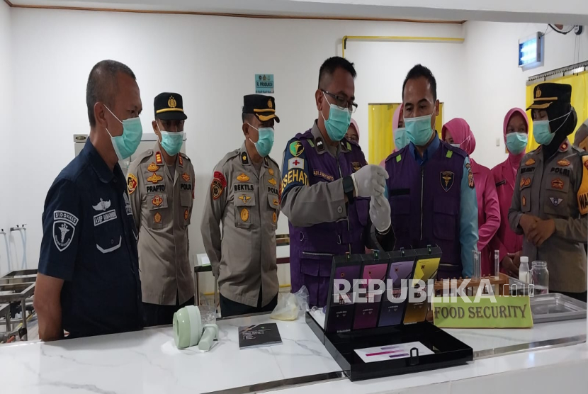 Polres Indramayu dan RSBI Uji Keamanan Pangan Program MBG