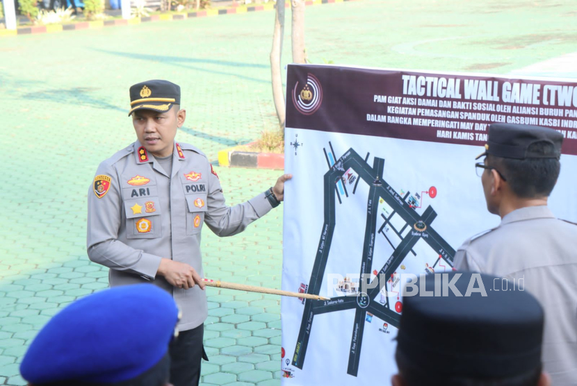 Polres Indramayu gelar apel kesiapan pengamanan peringatan Hari Buruh Internasional (May Day) tahun 2025, Kamis (1/5/2025). 