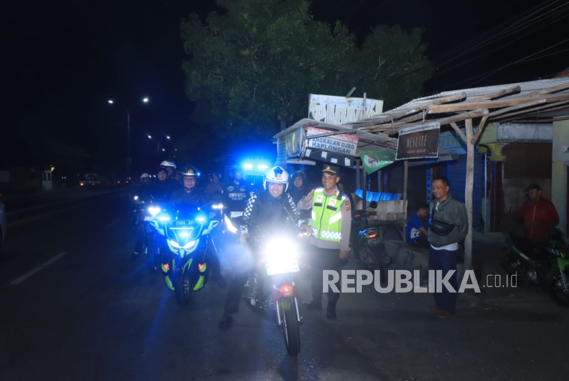 Polres Indramayu gelar patroli Subuh, Selasa (11/3/2025). 