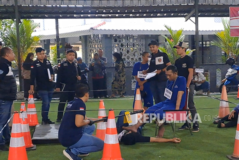 Rekonstruksi Pembunuhan Sekeluarga, Korban Bayi Sempat Diberi Susu Botol oleh Tersangka