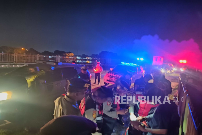 Polres Indramayu menggelar patroli skala besar di seluruh wilayah hukumnya, Sabtu (23/11/2024) malam. 