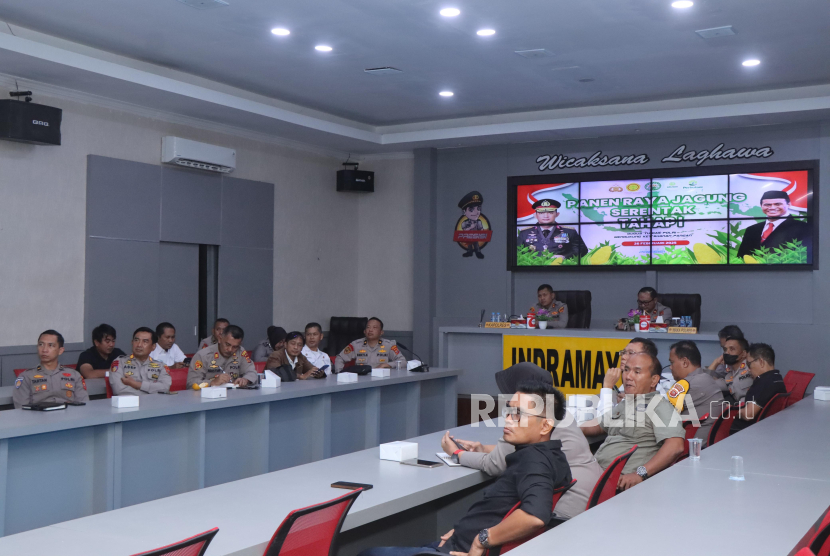 Polres Indramayu turut mengikuti Panen Raya Jagung Serentak, yang dipimpin langsung oleh kapolri melalui zoom meeting, Rabu (26/2/2025). 