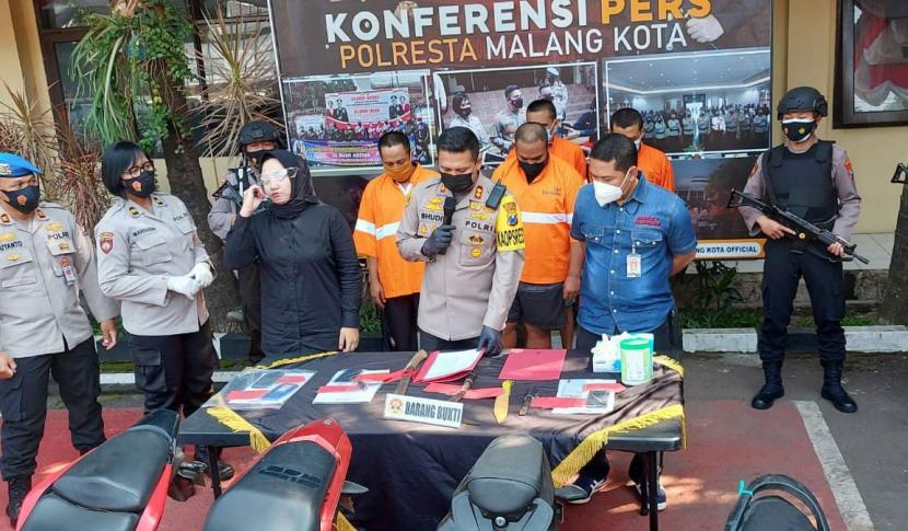 Polresta Malang Kota merilis hasil Operasi Sikat Semeru 2021 di Mapolresta Malang Kota, Rabu (14/7).