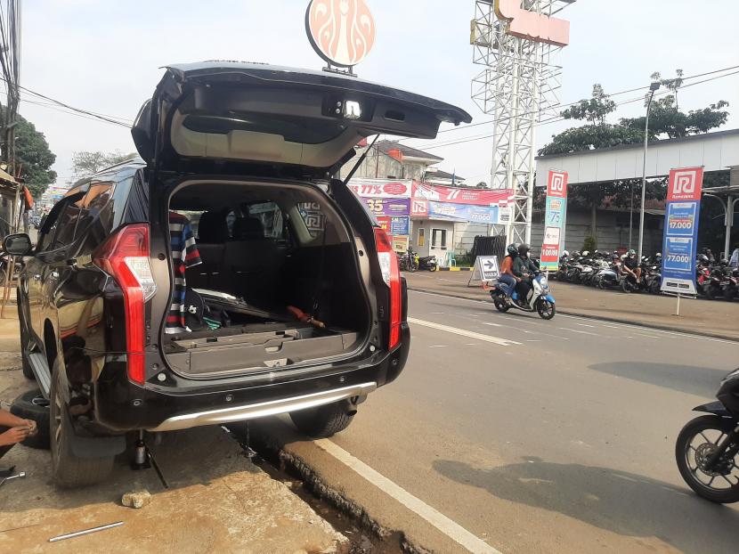 Polsek Bogor Timur menangani kasus pencurian modus pecah ban di wilayah Tajur, Kecamatan Bogor Timur, Kota Bogor pada akhir Agustus 2022. 