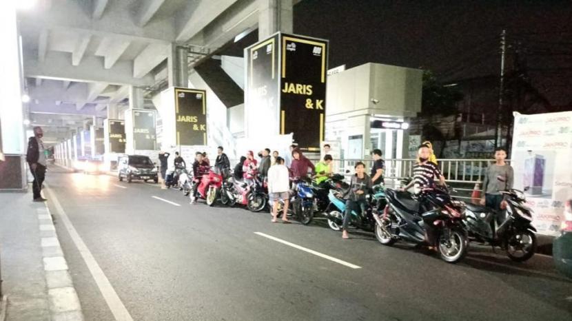 Polsek Cilandak membubarkan balap liar yang hendak digelar sejumlah remaja di Jalan Pangeran Antasari Raya, Cilandak, Jakarta Selatan (Jaksel).