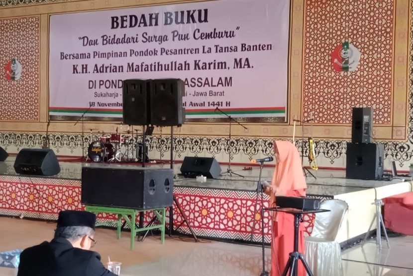 Pondok Modern  Assalam Sukabumi menggelar bedah buku “Dan Bidadari Surga pun Cemburu” karya KH Adrian Mafatihullah Kariem MA.