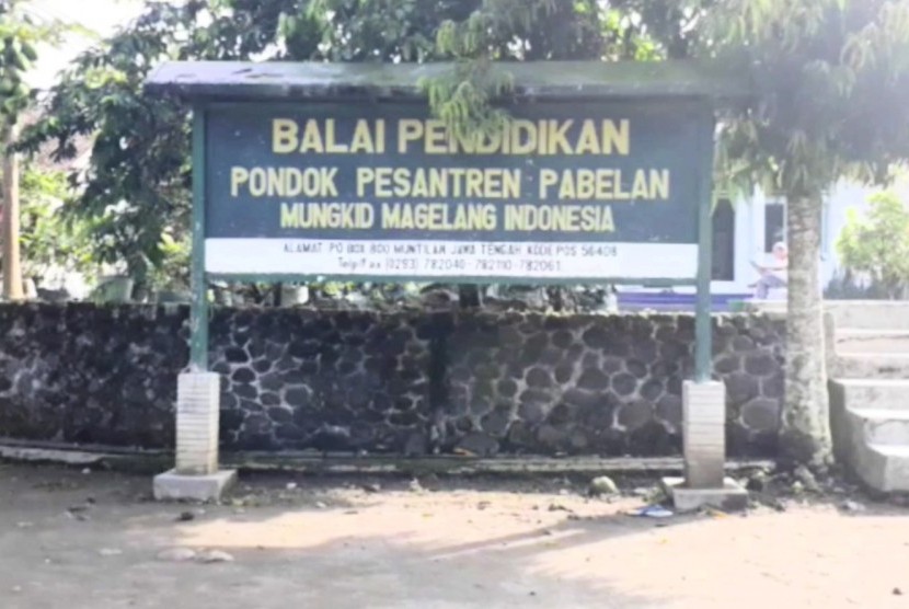 Pondok Pesantren (Ponpes) Pabelan yang ada di Desa Pabelan, Kecamatan Mungkid, Kabupaten Magelang, Jawa Tengah.