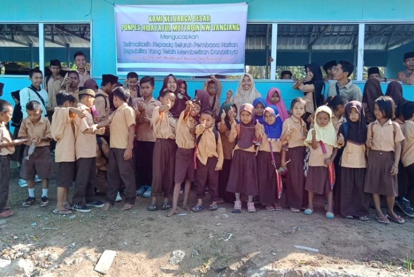 Ponpes Hidayatul Muttaqin di Dangiang, Kayangan, Lombok Utara, mengucapkan terima kasih atas donasi yang diberikan pembaca Republika pada Kamis (6/12).