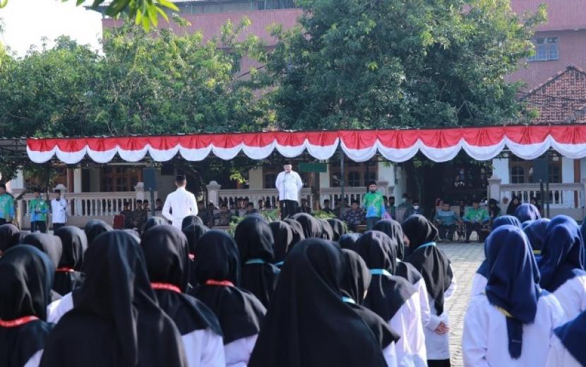 Ponpes Minhaajurrosyidin, Pondok Gede, Jakarta Timur menggelar upacara Hari Lahir Pancasila, 1 Juni lalu.