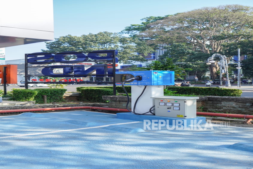 Pos Properti membangun SPKL di berbagai lokasi strategis.