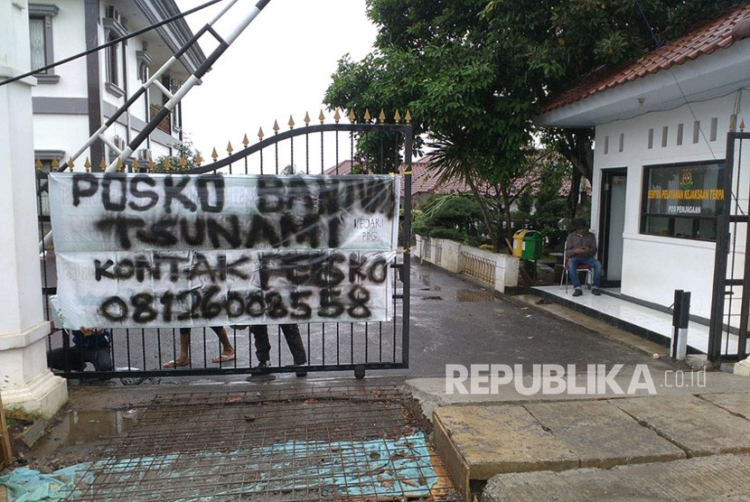 Posko bantuan tsunami IAD.