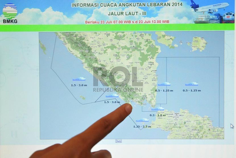 Posko Info Cuaca Angkutan Lebaran 2014 di Pelabuhan Merak, Banten, Rabu (23/7).(Republika/Prayogi)