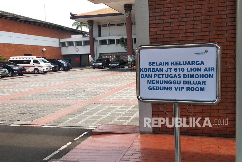 Posko penanganan kecelakaan pesawat terbang Lion Air nomor  register PK-LQP di Bandara Soekarno-Hatta sudah mulai sepi sejak Rabu  (31/10) pagi.
