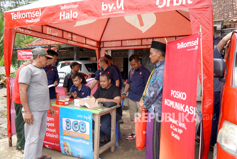 Posko telekomunikasi sementara yang dibuat Telkomsel di Kec Agrabinta Kab Cianjur