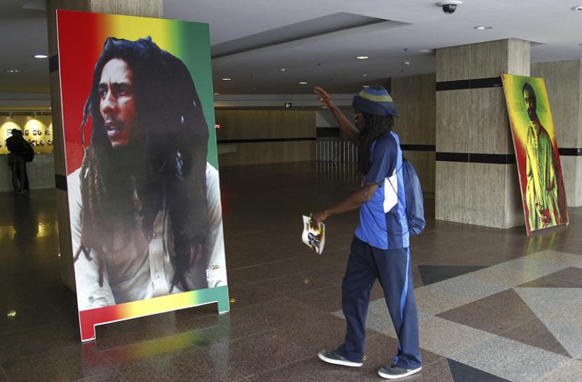 Poster Bob Marley. Lagu One Love yang dirilis Bob Marley pada 1977 akan direkam ulang untuk kampanye Unicef.