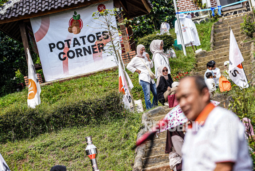 Potato corner atau pojok kentang di agro wisata Tepas Papandayan, Kabupaten Garut.