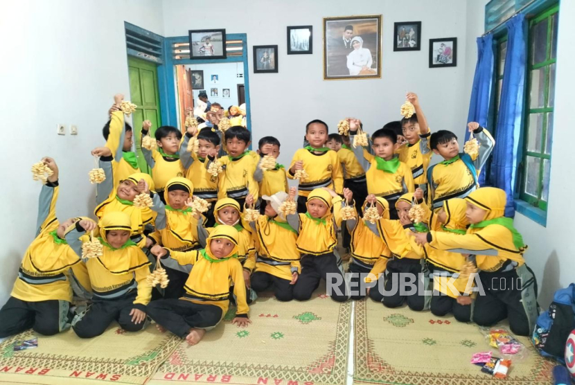 Potensi usaha camilan lokal berhasil naik kelas dan berkembang menjadi produk oleh-oleh unggulan berkat pendampingan intensif BRI