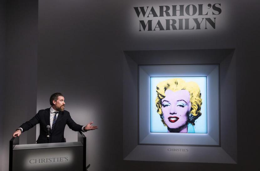 Potret ikonik Marilyn Monroe bertajuk Shot Sage Blue Marilyn karya Andy Warhol akan dilelang di rumah lelang Christies.