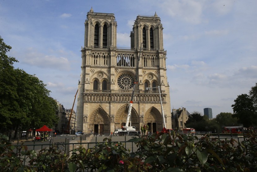 Potret terbaru Katedral Notre-Dame di Paris, Prancis, yang diambil Kamis (18/4) pascakebakaran.