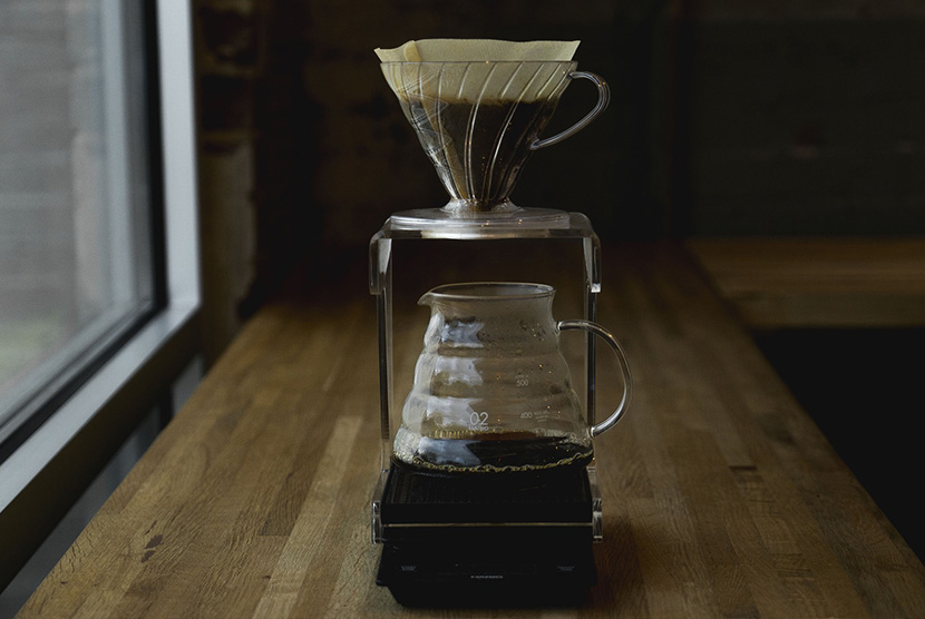 Pour over adalah salah satu metode menyeduh kopi manual yang digemari saat ini.