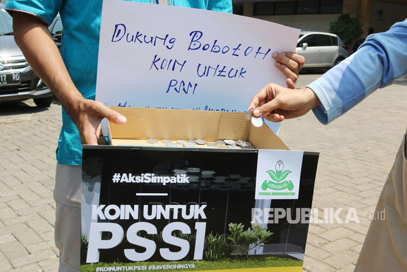 PP Muhammadiyah kumpulkan donasi untuk dukung Bobotoh Persib yang terkena sanksi PSSI akibat aksinya membuat Kreo SaveRohingya saat pertandingan melawan Semen Padang.