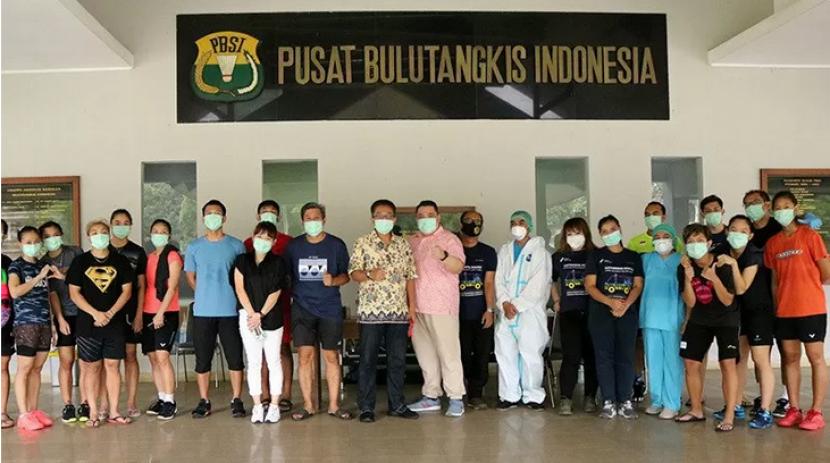 PP PBSI menggelar tes swab untuk mendeteksi COVID-19 di lingkungan atlet-atlet di Pelatnas PBSI Cipayung, Jakarta Timur, Jumat (4/9/2020). 