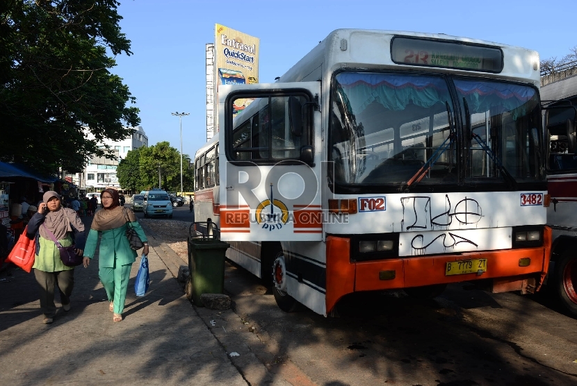 Bus milik Perum Perusahaan Pengangkutan Djakarta (PPD) disiapkan untuk mengangkut peserta demo 'Bela Islam'.
