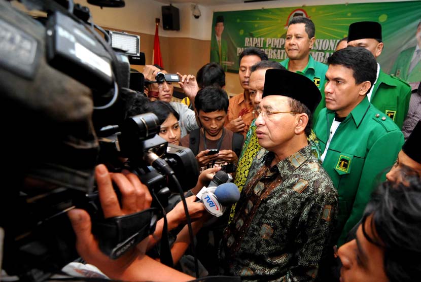 PPP Resmi Dukung Prabowo. Ketua Umum PPP Suryadarma Ali memberikan keterangan pers terkait sikap PPP usai Rapimnas II PPP di Jakarta, Senin (12/5).