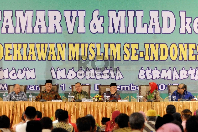  Pra muktamar keenam dan milad ke-25 ICMI di di Mataram, Nusa Tenggara Barat, Jumat (11/12).