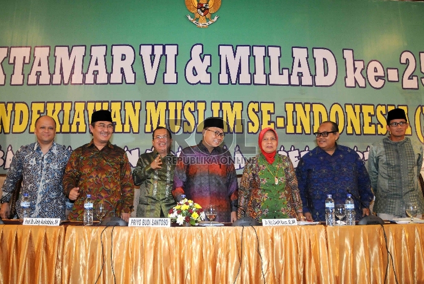 Pra muktamar keenam dan milad ke-25 ICMI di Mataram, Nusa Tenggara Barat, Jumat (11/12).