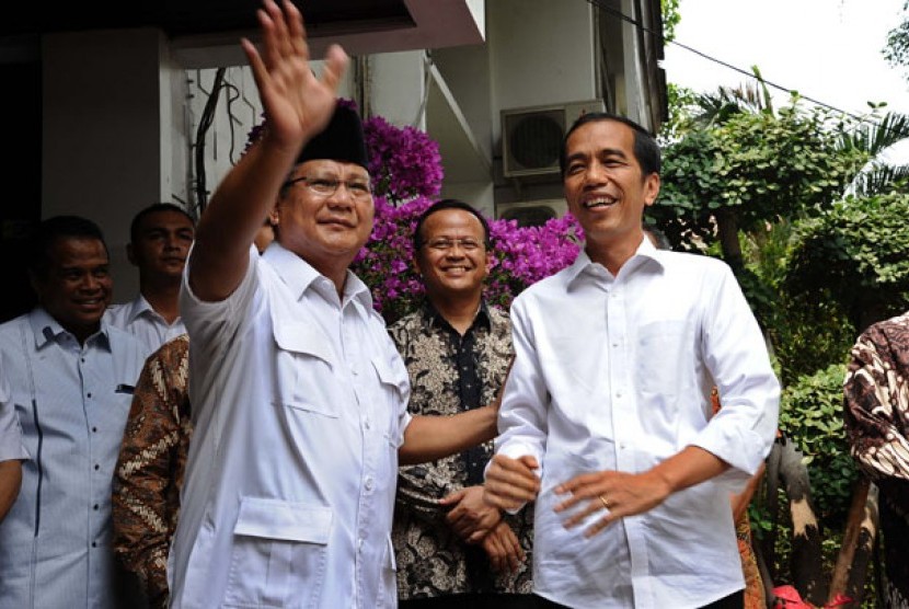 Prabowo Subianto (left) and Joko Widodo 