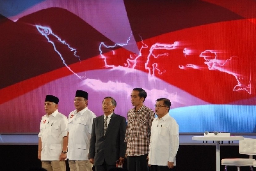Prabowo-Hatta dan Jokowi-JK di debat terakhir di Jakarta, Sabtu (5/7).