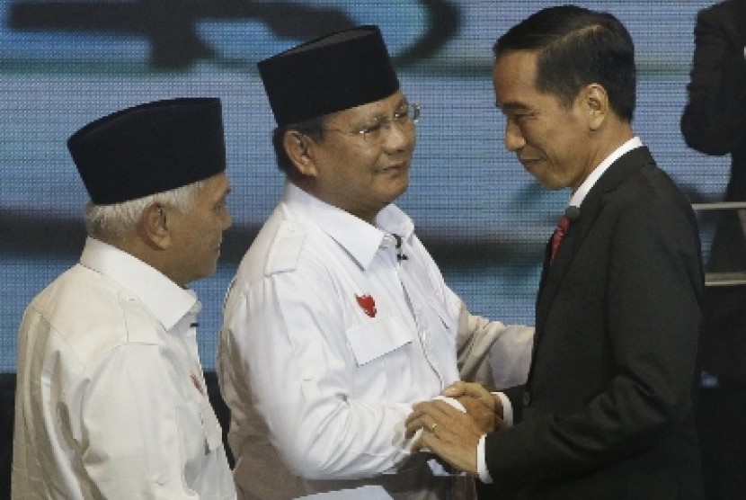 Prabowo Subianto-Hatta Rajasa bersama dengan Joko Widodo (Jokowi)
