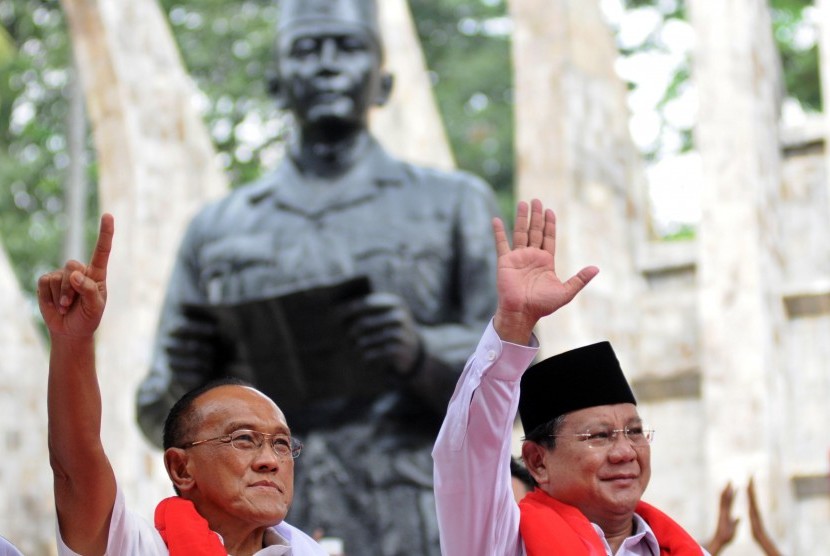 Prabowo Subianto (kanan) dan Aburizal Bakrie (Ical) 