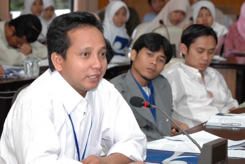 Pradana Boy ZTF. Dosen UMM berbicara hukum Islam di Indonesia dalam seminar internasional Filipina