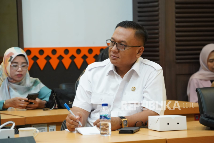 Pradi Supriatna, anggota Komisi I DPRD Jabar dari daerah pemilihan (dapil) VI yang meliputi Depok dan Bekasi.
