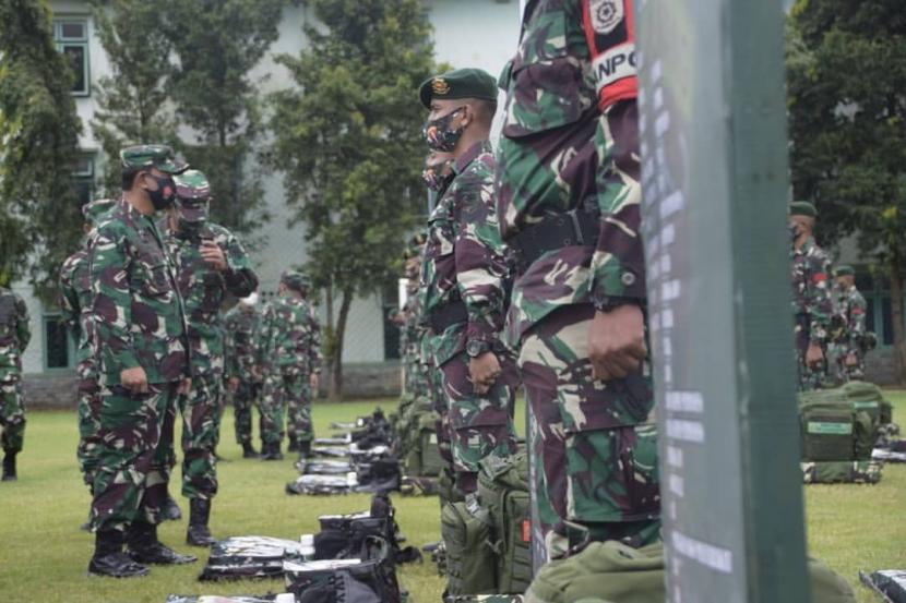 Prajurit Kostrad ditugaskan menjaga wilayah perbatasan negara (ilustrasi).