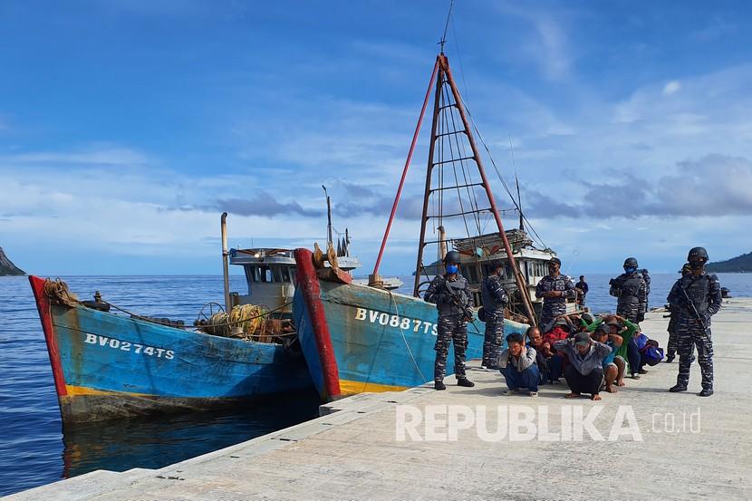Kementerian Kelautan dan Perikanan (KKP) melalui tim patroli Direktorat Jenderal Pengawasan Sumber Daya Kelautan dan Perikanan (PSDKP) kembali menangkap dua kapal asing berbendera Vietnam di Laut Natuna Utara, Kepulauan Riau. Dengan penangkapan ini, berarti sudah 71 kapal yang ditangkap dalam 10 bulan terakhir.