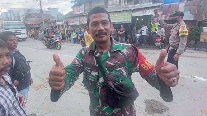 Prajurit TNI yang menggadaikan motor untuk sewa ekskavator