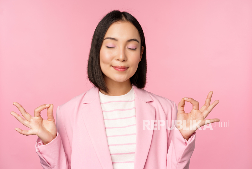Praktik mindfulness (ilustrasi). Mindfulness bisa dilakukan lewat enam cara sederhana.