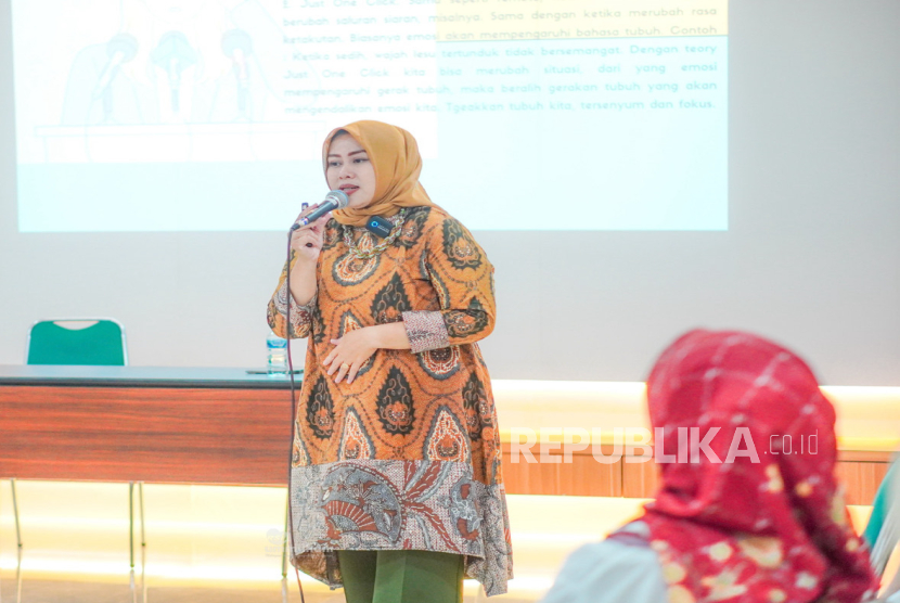 Praktisi komunikasi Desi Natalia.