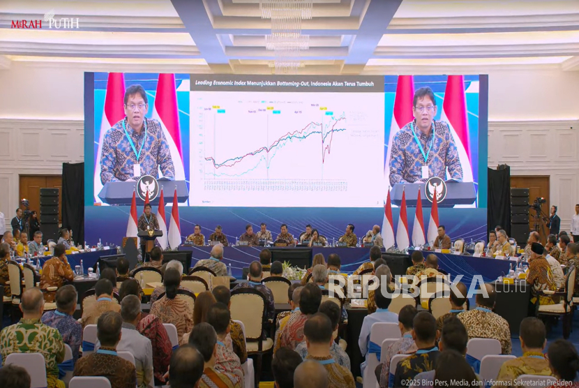 Presentasi Kepala LPS Purbaya Yudhi Sadewa di Sarasehan Ekonomi Bersama Presiden RI, 9 April 2025