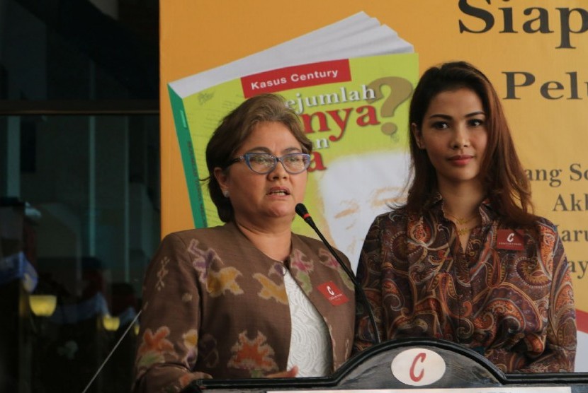Presenter Nadya Mulya dan sang ibu
