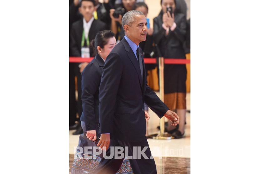 Presiden Amerika Serikat Barack Obama tiba untuk mengikuti ASEAN-US Summit di National Convention Center, Vientiane, Laos, Kamis (8/9).